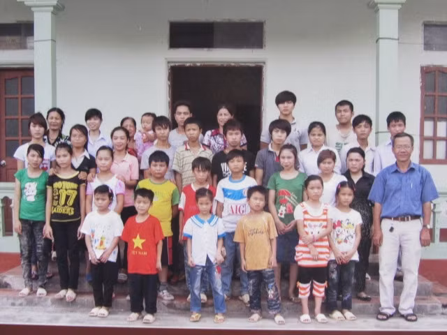 Những đứa trẻ ở đây đều có chung một người cha.