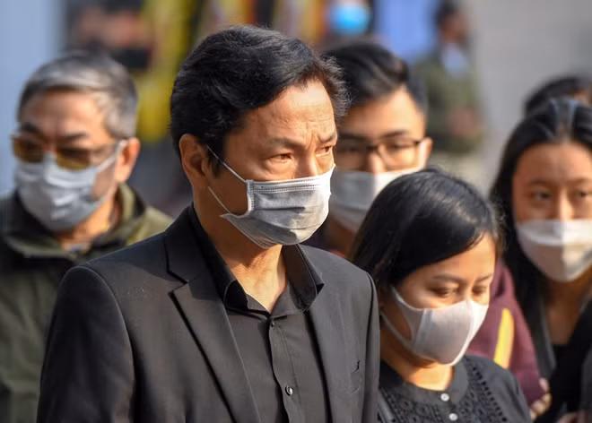 Trong những ngày cuối cùng của cuộc đời, NSND Hoàng Dũng vẫn cống hiến hết mình cho nghệ thuật. Bộ phim cuối cùng ông thực hiện là “Trở về giữa yêu thương”, đang phát sóng trên VTV1. Tuy nhiên NSND Hoàng Dũng chỉ xuất hiện ở phần 1 cho tới hết tập 37. Ở phần 2 gồm 37 tập, NSND Trung Anh sẽ thay ông đảm nhận vai ông Phương. Khi còn nằm trong viện điều trị, NSND Hoàng Dũng đã biết và đồng ý.