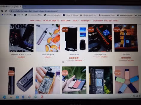 Rất nhiều trang thương mại điện tử ở Việt Nam quảng cáo bán thuốc lá điện tử.