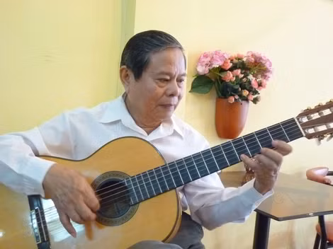 Nghệ sĩ Tạ Tấn.