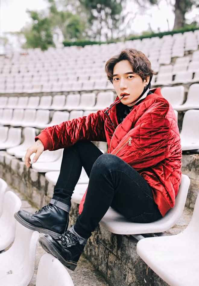 Nhạc sĩ trẻ thẳng thắn, "tôi làm nhạc vì tiền".