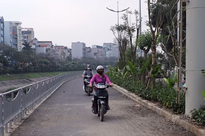 Tình trạng này thường xuất hiện vào khung giờ cao điểm, từ 7h đến 8h và 16h30 đến 18h hằng ngày.