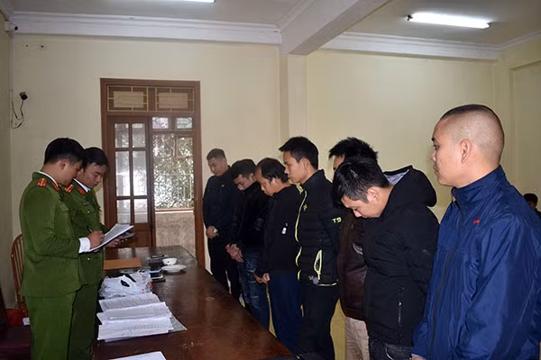 Các đối tượng bị Công an TP Ninh Bình bắt giữ