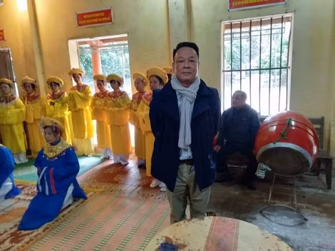 Tác giả trong buổi lễ tế