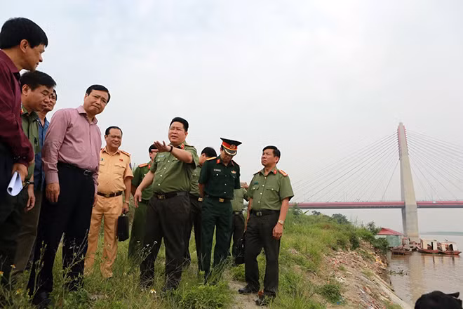 Thứ trưởng Bùi Văn Thành và Đoàn công tác kiểm tra thực tế PCTT.