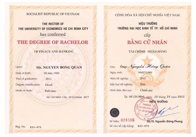 Một tấm bằng đại học được quảng cáo trên trang web bán bằng.