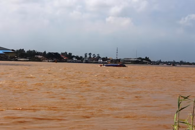 Đoạn sông nơi xảy ra vụ tai nạn.