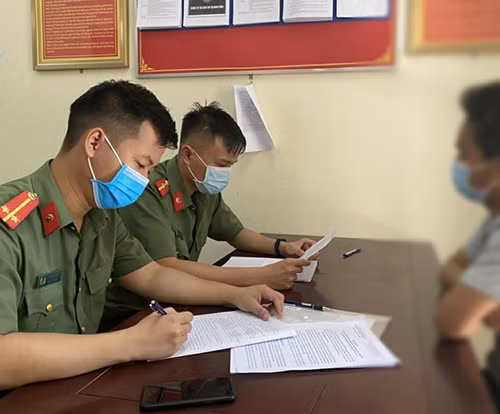 Công an tiến hành triệu tập ông H.V.Q về hành vi đăng thông tin sai về dịch COVID-19 lên mạng xã hội