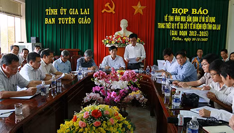 Quang cảnh buổi họp báo.