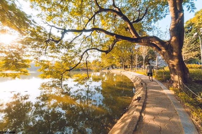 Miền Bắc đang trải qua những ngày ấm áp trước khi đón đợt không khí lạnh mới khiến nhiệt độ giảm sâu.