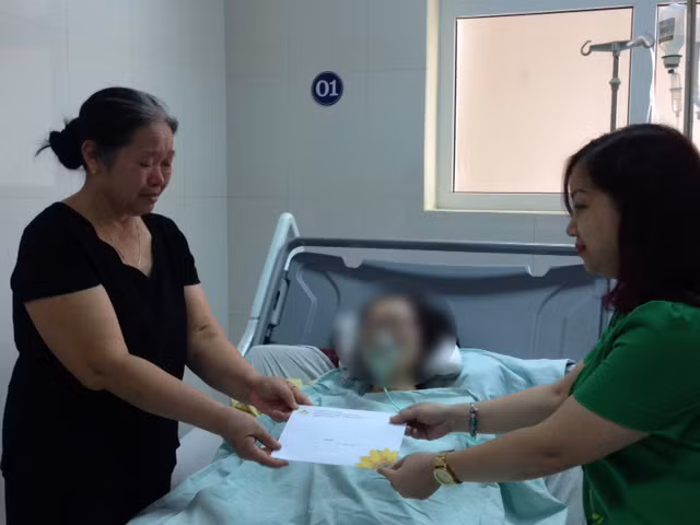 Sản phụ NTT sau ca phẫu thuật. Sản phụ NTT sau ca phẫu thuật.