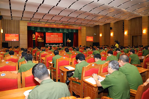 Các đại biểu nghe Thứ trưởng Lê Quý Vương phát biểu chỉ đạo. Các đại biểu nghe Thứ trưởng Lê Quý Vương phát biểu chỉ đạo.