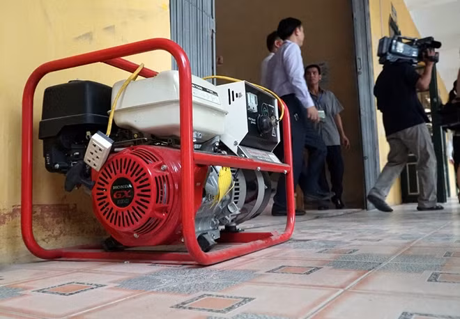 Máy phát điện dự phòng được chuẩn bị sẵn sàng phục vụ công tác thi cử ở mọi điểm thi.