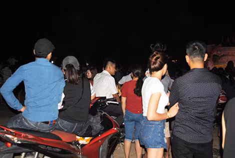 Cơ hội để nam thanh, nữ tú hò hẹn.