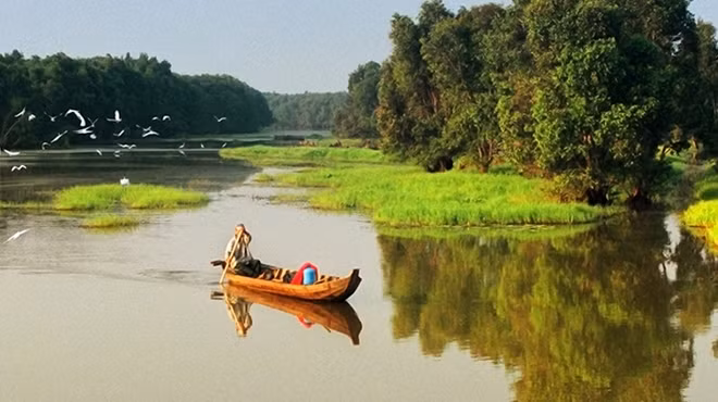 Nắng trải dài khắp ba miền đất nước.
