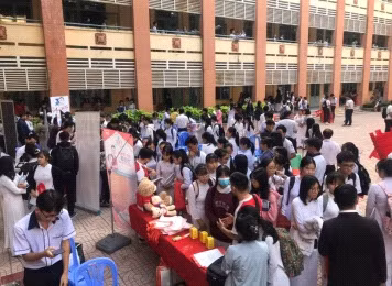 Tư vấn tuyển sinh, hướng nghiệp cho học sinh tại trường THPT Củ Chi.