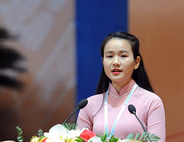 Đại biểu Chu Thị Ngọc Hảo, thay mặt Đại hội đã đọc Thư của Đại hội gửi tới Tuổi trẻ cả nước