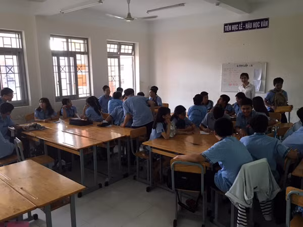 Thảo luận nhóm trong giờ học kỹ năng phòng chống xâm hại tình dục ở trường THPT Nguyễn Văn Tăng (Q9, TP. HCM)