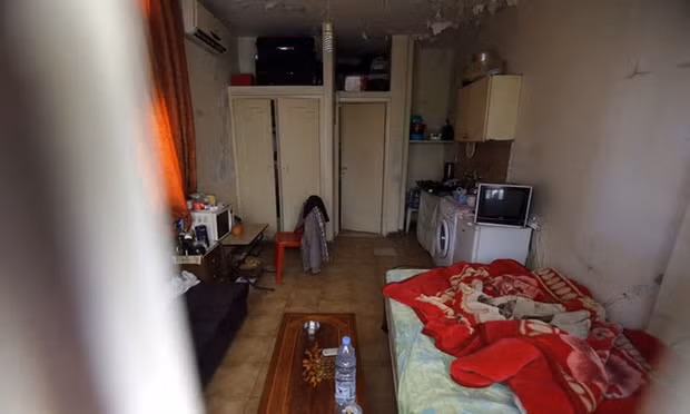 Một căn phòng trong "động mại dâm" ở Maamaltein, vùng ngoại ô Jounieh.