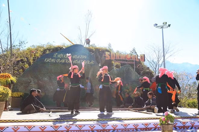 Lễ hội khèn hoa Sun World Fansipan Legend