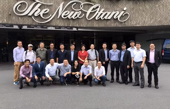Đoàn phóng viên tháp tùng Chủ tịch nước Trần Đại Quang trong chuyến thăm cấp nhà nước tới Nhật Bản.