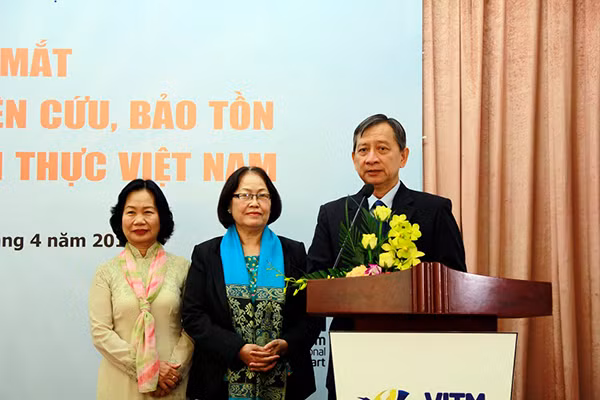 Ra mắt Ban lãnh đạo Trung tâm Nghiên cứu, Bảo tồn và Phát triển Ẩm thực Việt Nam. Ra mắt Ban lãnh đạo Trung tâm Nghiên cứu, Bảo tồn và Phát triển Ẩm thực Việt Nam.