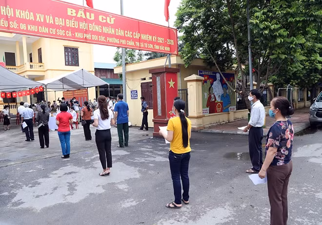 Chỉ còn ít ngày nữa cuộc bầu cử đại biểu Quốc hội khóa XV và đại biểu Hội đồng nhân dân các cấp nhiệm kỳ 2021-2026 sẽ diễn ra, tuy nhiên dịch COVID-19 bùng phát, đang có nhiều diễn biến phức tạp. Tỉnh Bắc Ninh đã lên các phương án, kịch bản vừa đảm bảo phòng, chống dịch hiệu quả, vừa thực hiện tốt công tác bầu cử.
