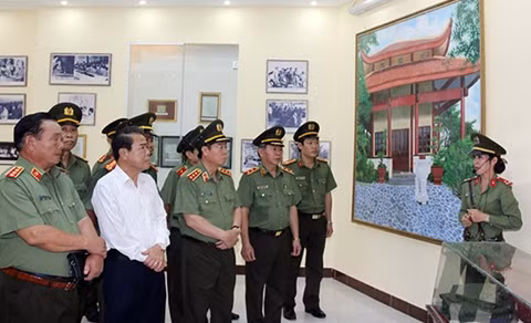 Gặp mặt truyền thống chiến thắng Kế hoạch CM12