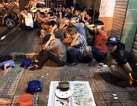 Phòng PC45, Công an TP Hồ Chí Minh bắt sòng bạc tại quận Tân Bình.