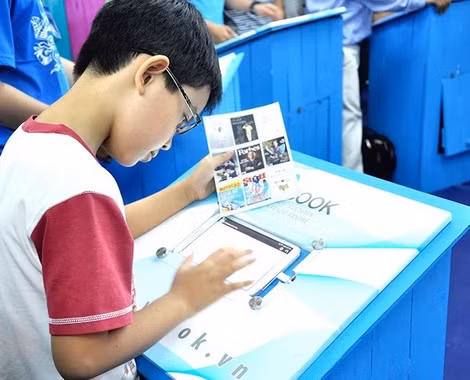 E-book thay đổi thói quen đọc của nhiều người. E-book thay đổi thói quen đọc của nhiều người.