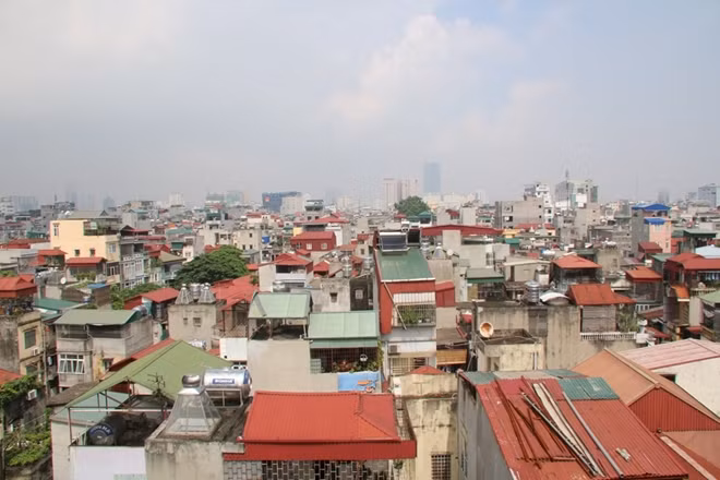 Phần lớn những căn nhà trong các khu vực ngõ hẻm là kiểu nhà ống. Với kiểu nhà này thường chỉ có một lối ra vào duy nhất khiến việc thoát hiểm của chủ nhân khi hỏa hoạn xảy ra sẽ rất khó khăn.