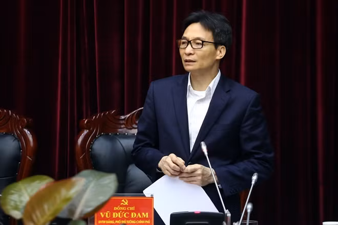 Phó Thủ tướng Vũ Đức Đam làm việc với lãnh đạo chủ chốt tỉnh Điện Biên. Ảnh: VGP/Đình Nam