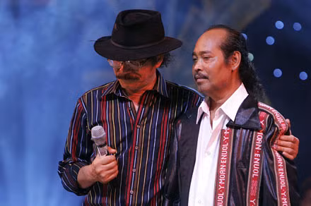 Nhạc sĩ Nguyễn Cường và ca sĩ Y Moan.
