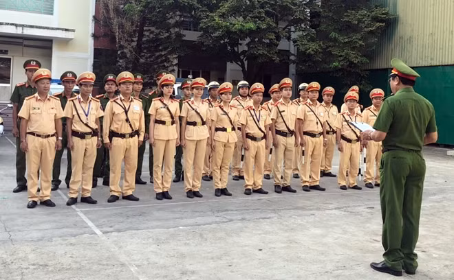 Công an quận Sơn Trà ra quân đảm bảo ANTT và ATGT trên địa bàn.