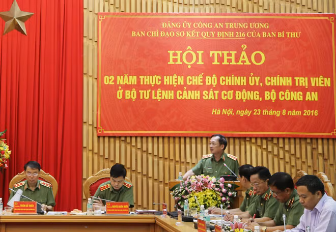 Thứ trưởng Nguyễn Văn Thành phát biểu tại Hội thảo.