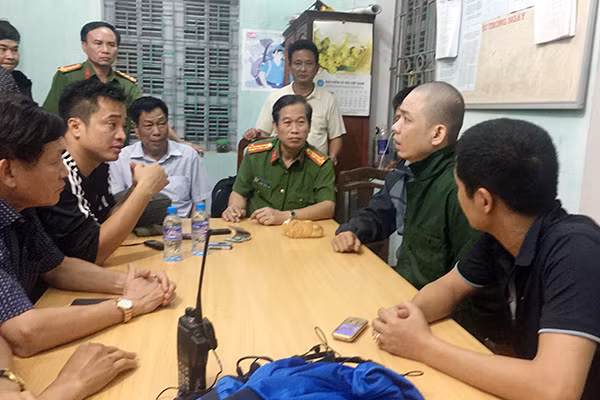 Đối tượng Nguyễn Văn Tình (X) sau khi bị bắt.