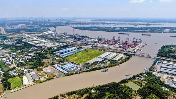 Với lợi thế tập trung nhiều KCN công nghệ cao, khu đô thị sinh thái, cảng… Cần Giuộc đang trở thành một một trong những đô thị vệ tinh sầm uất khu vực phía Nam TP.HCM