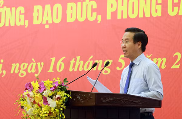 Đồng chí Võ Văn Thưởng báo cáo sơ kết 2 năm thực hiện Chỉ thị 05 - CT/TW Đồng chí Võ Văn Thưởng báo cáo sơ kết 2 năm thực hiện Chỉ thị 05 - CT/TW