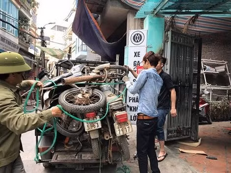 Những chiếc xe cũ nát thế này vào tay thợ "độ" sẽ trở nên cá tính và bắt mắt. Những chiếc xe cũ nát thế này vào tay thợ "độ" sẽ trở nên cá tính và bắt mắt.