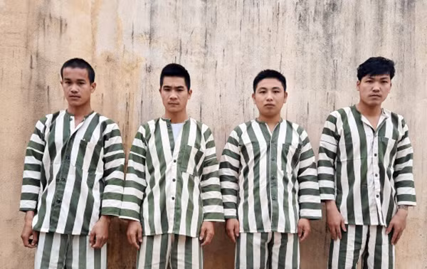 Cơ quan CSĐT, Công an huyện Kbang bắt tạm giam 4 đối tượng có liên quan đến vụ án. Cơ quan CSĐT, Công an huyện Kbang bắt tạm giam 4 đối tượng có liên quan đến vụ án.