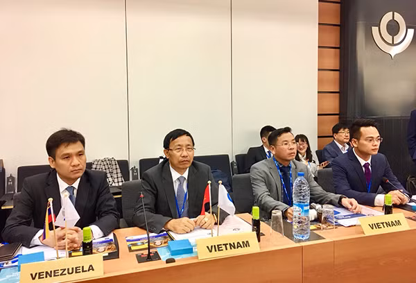 Đoàn Hải quan Việt Nam do đồng chí Nguyễn Văn Cẩn - Tổng cục trưởng Tổng cục Hải quan làm trưởng đoàn dự phiên họp