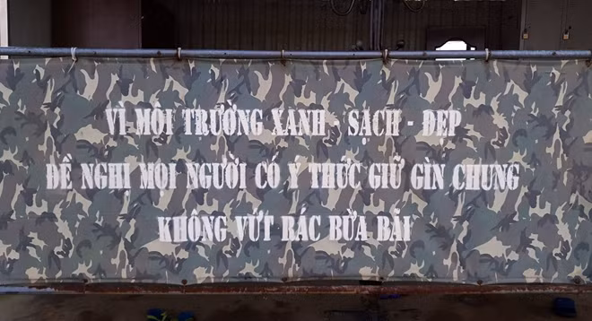 Mỗi thành viên khi tới tham gia thể dục tại đây luôn được nhắc nhở phải giữ gìn vệ sinh chung để đảm bảo môi trường xung quanh.