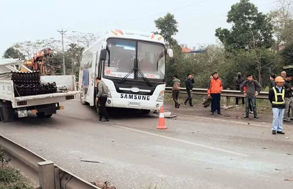Có 5 người bị thương trong vụ tai nạn.