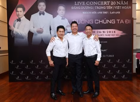 Ba nghệ sĩ trong buổi họp báo giới thiệu live-show.