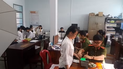 Võ Chí Nhất trong công việc hằng ngày ở cơ quan.