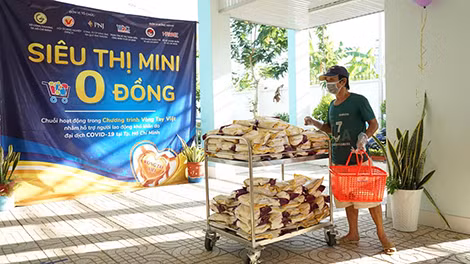 Siêu thị 0 đồng gồm gạo, rau củ và gia vị phục vụ bà con khu cách ly. Siêu thị 0 đồng gồm gạo, rau củ và gia vị phục vụ bà con khu cách ly.