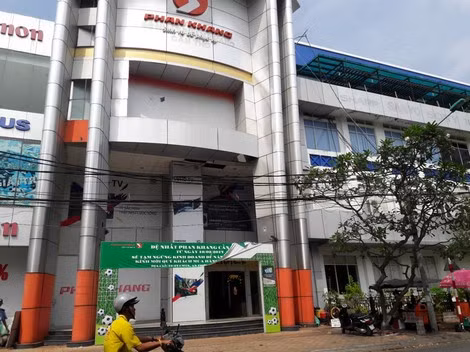 Cửa hàng điện máy Phan Khang Cần Thơ.