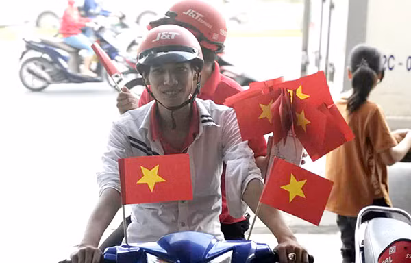 Niềm vui của những cổ động viên.
