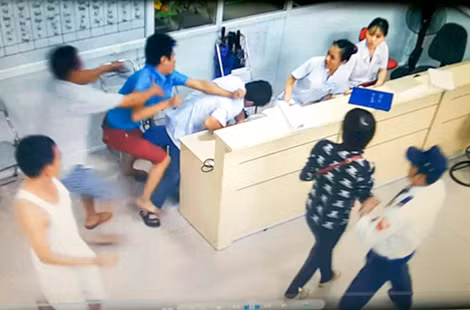 Một vụ hành hung bác sỹ tại Bệnh viện Việt - Tiệp (Hải Phòng).