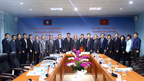Các đại biểu tại buổi nghiệm thu. Các đại biểu tại buổi nghiệm thu.